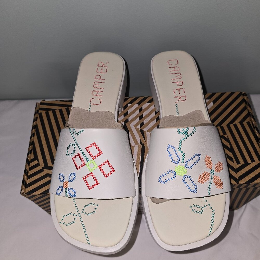 Camper Twins Embroidered White Dana Slide Sandal, Women's Size 8.5, New in Box